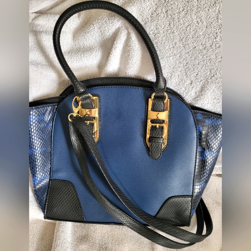 Women's shoulder bag